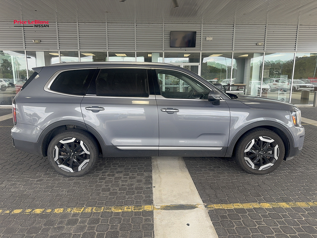 2024 Kia Telluride photo 4 of 8