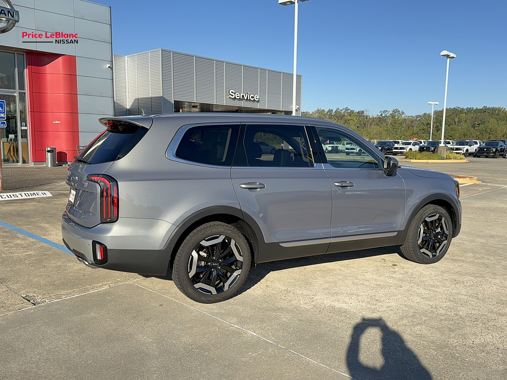 2024 Kia Telluride photo 10 of 33