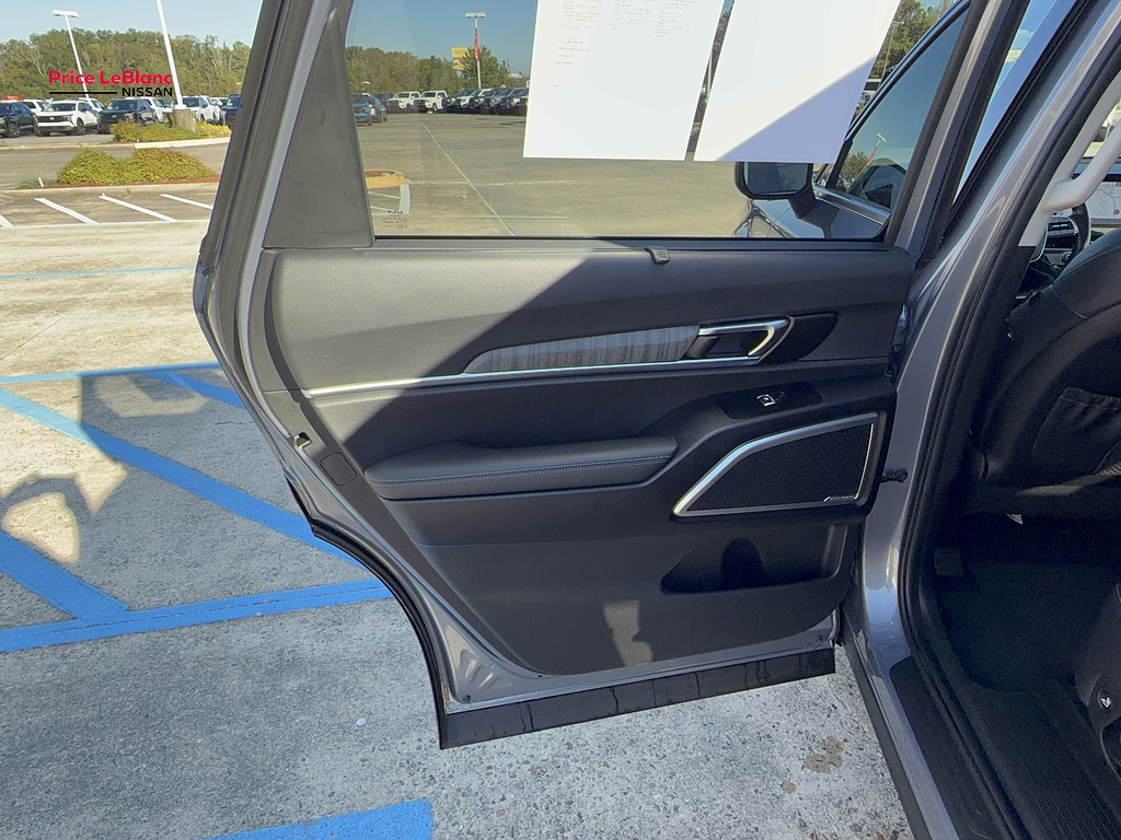 2024 Kia Telluride photo 24 of 33