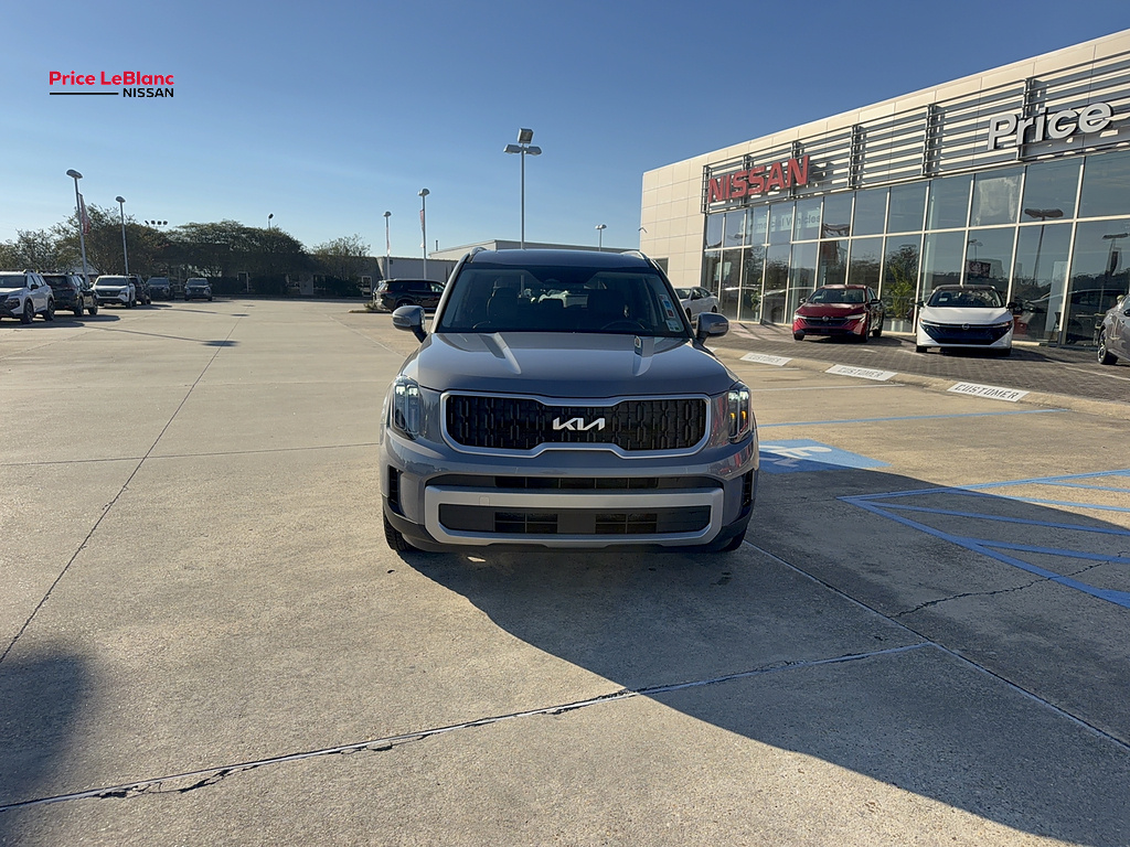 2024 Kia Telluride photo 2 of 33