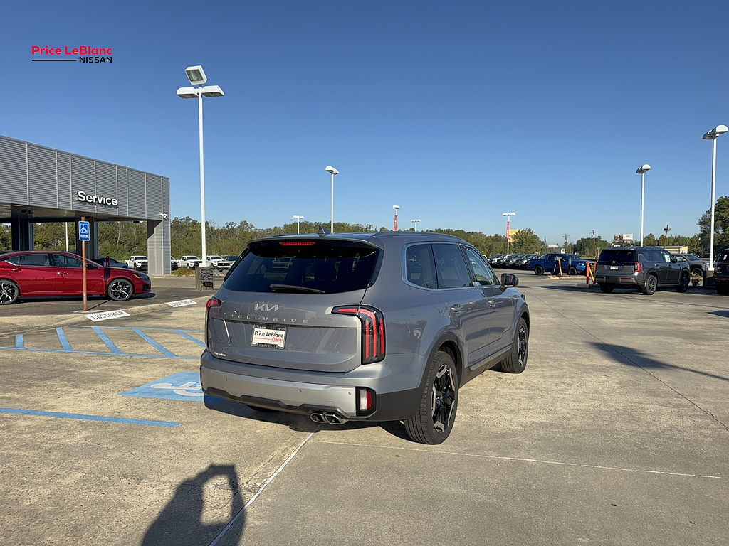 2024 Kia Telluride photo 9 of 33