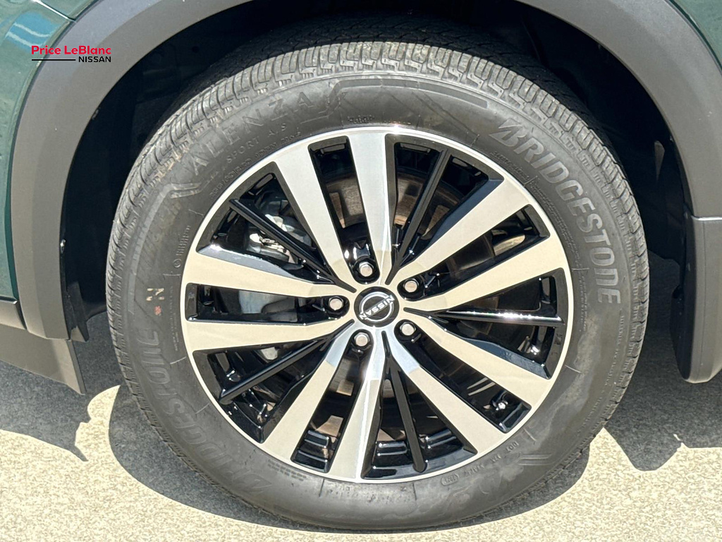 2025 Nissan Pathfinder Platinum GREEN at Team Honda