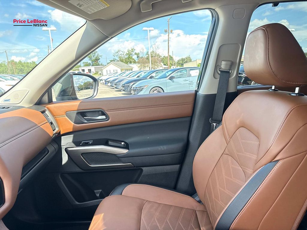 2025 Nissan Pathfinder Platinum GREEN at Team Honda