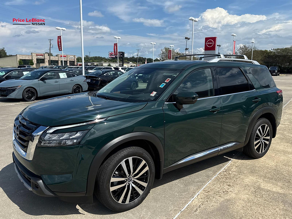 2025 Nissan Pathfinder Platinum GREEN at Team Honda