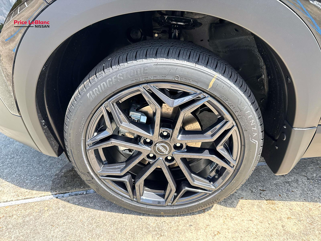 2027 Nissan Kicks SR Super Black at Price LeBlanc Nissan