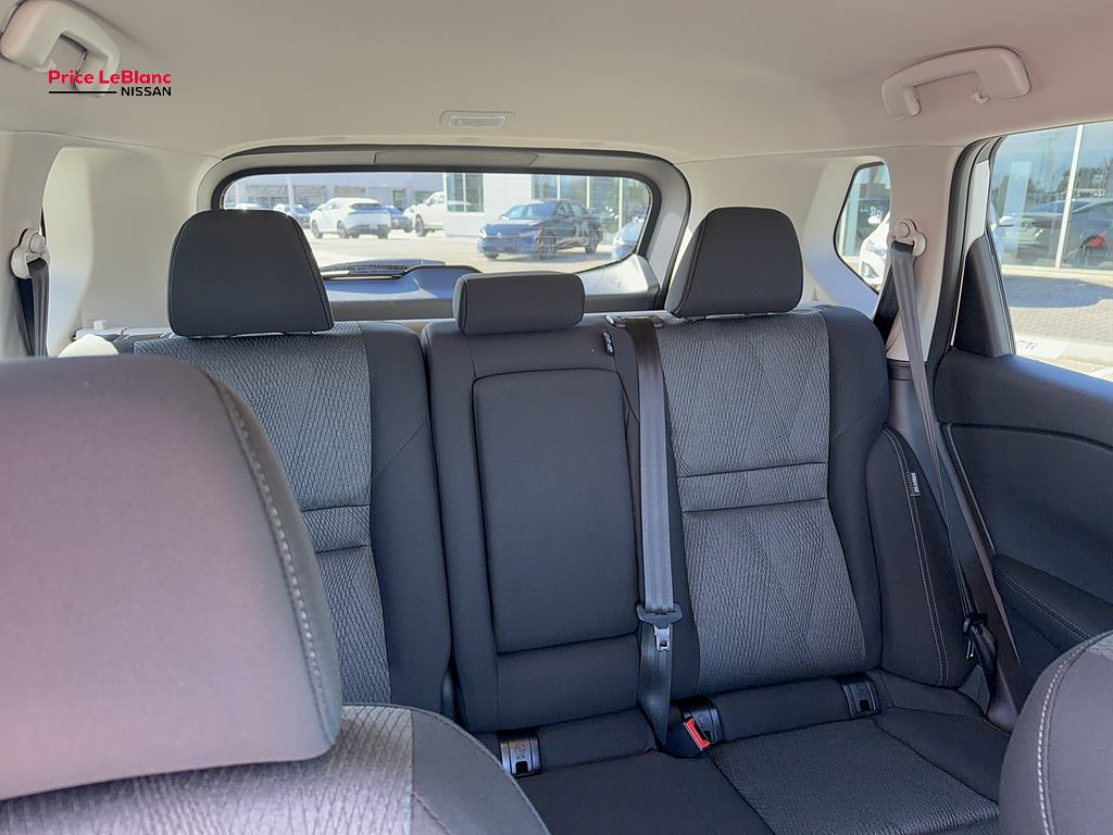 2027 Nissan Rogue photo 12 of 24