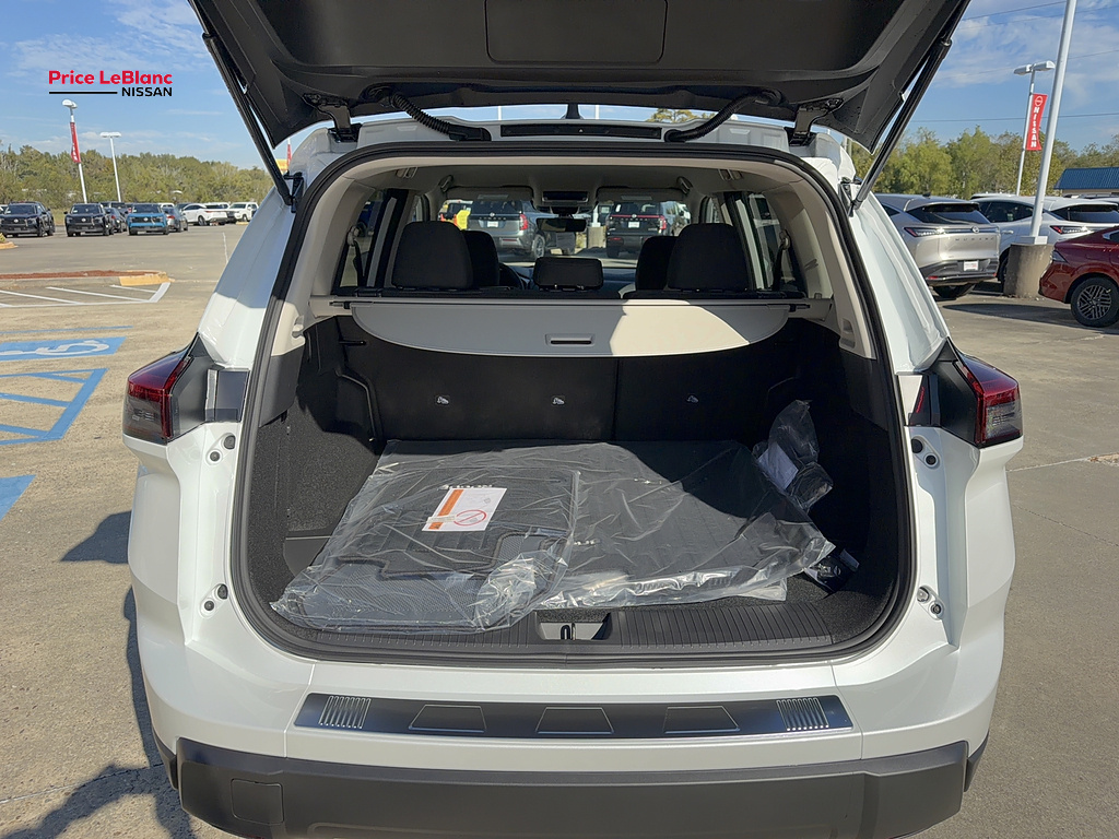 2027 Nissan Rogue photo 15 of 24