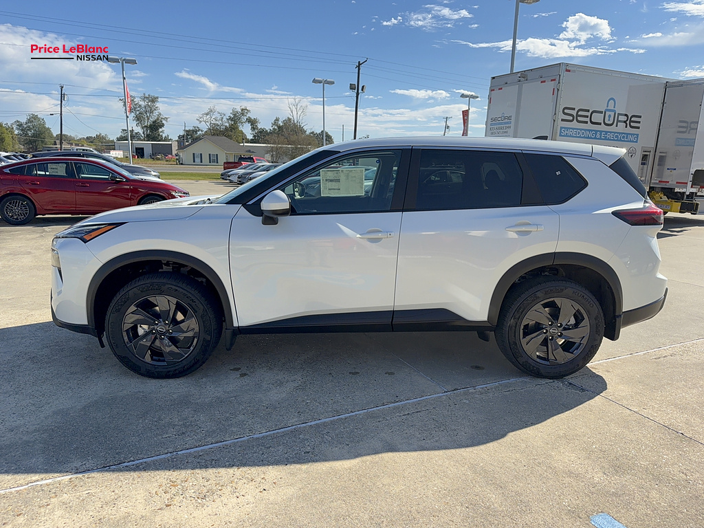 2027 Nissan Rogue photo 5 of 24