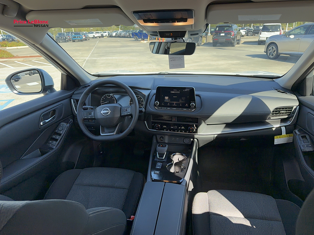 2027 Nissan Rogue photo 14 of 24