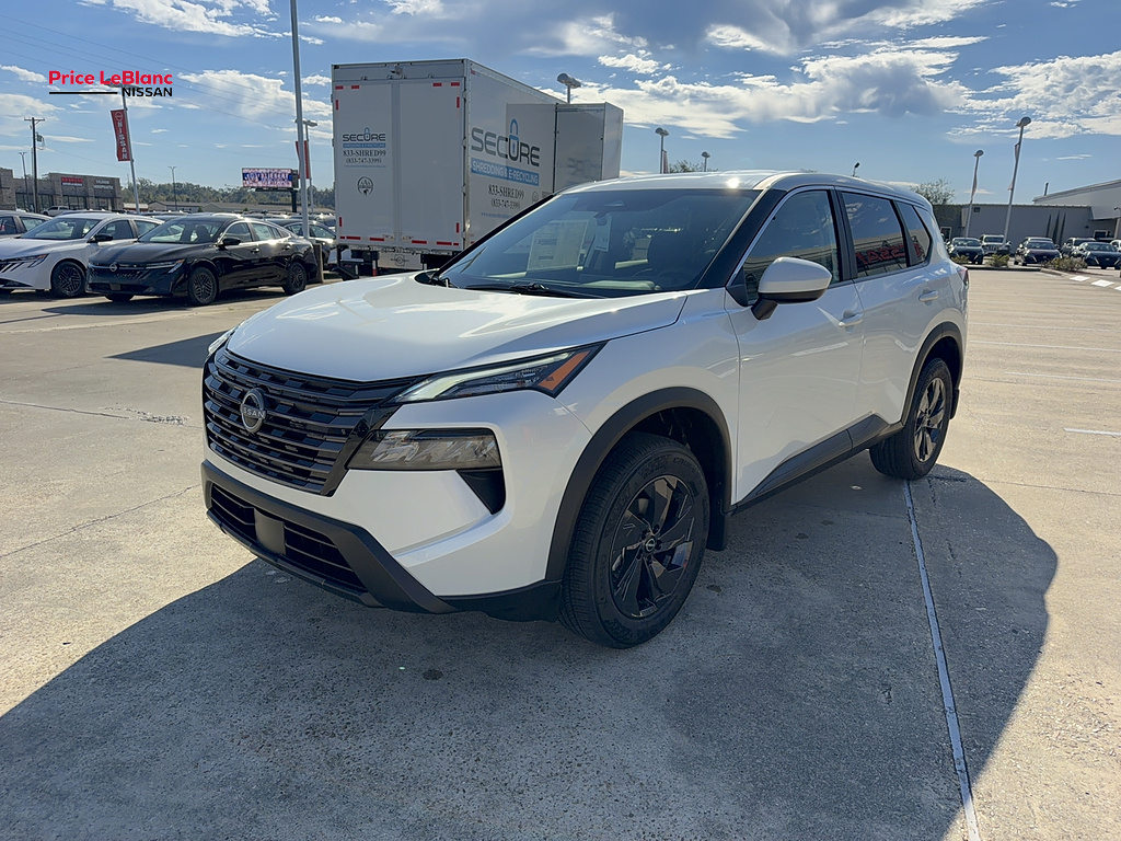 2027 Nissan Rogue photo 4 of 24