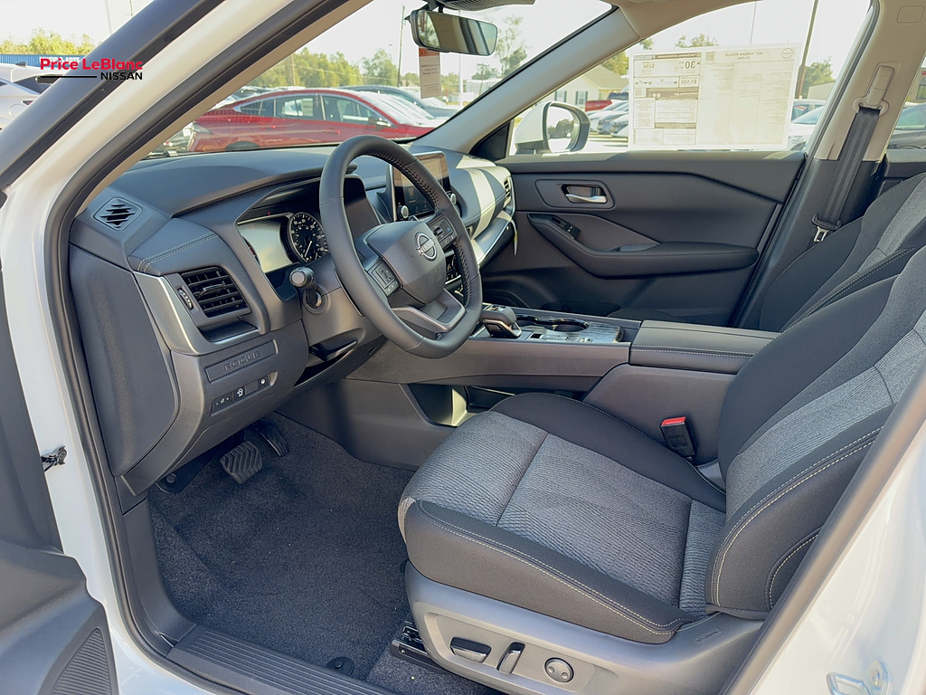 2027 Nissan Rogue photo 18 of 24