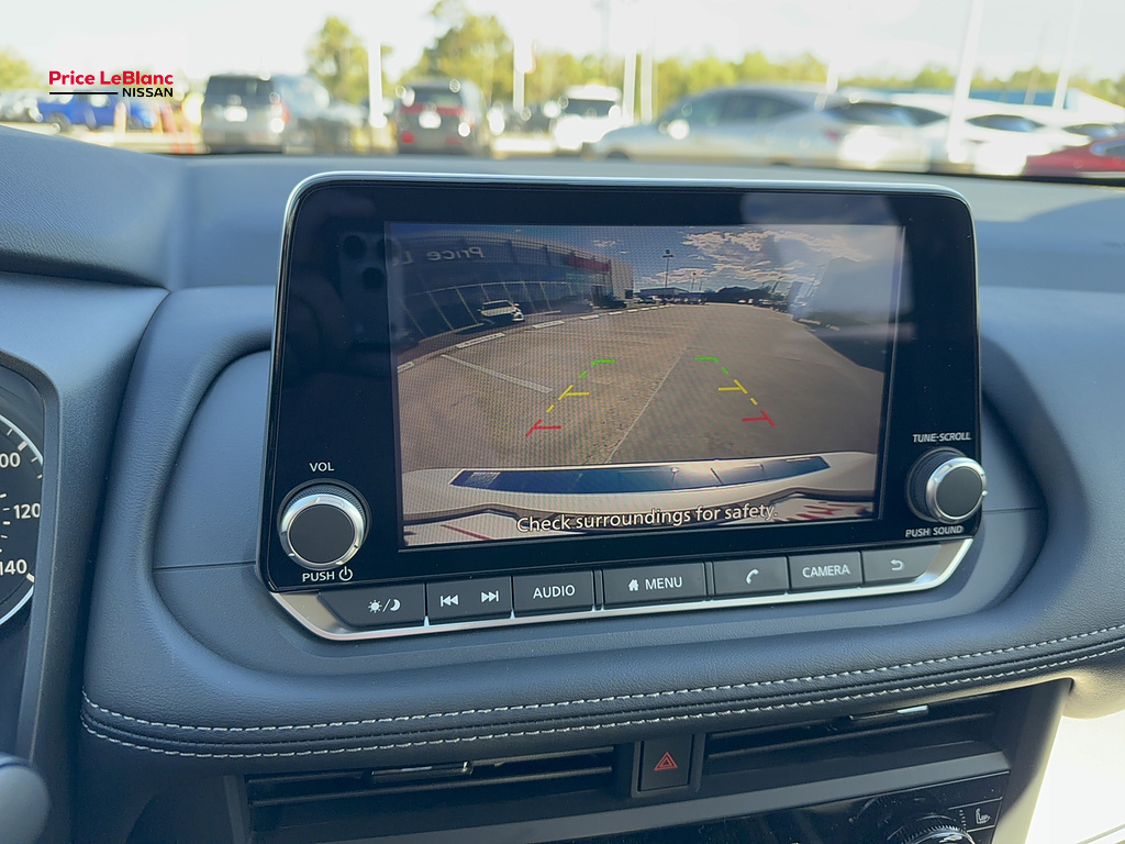 2027 Nissan Rogue photo 21 of 24