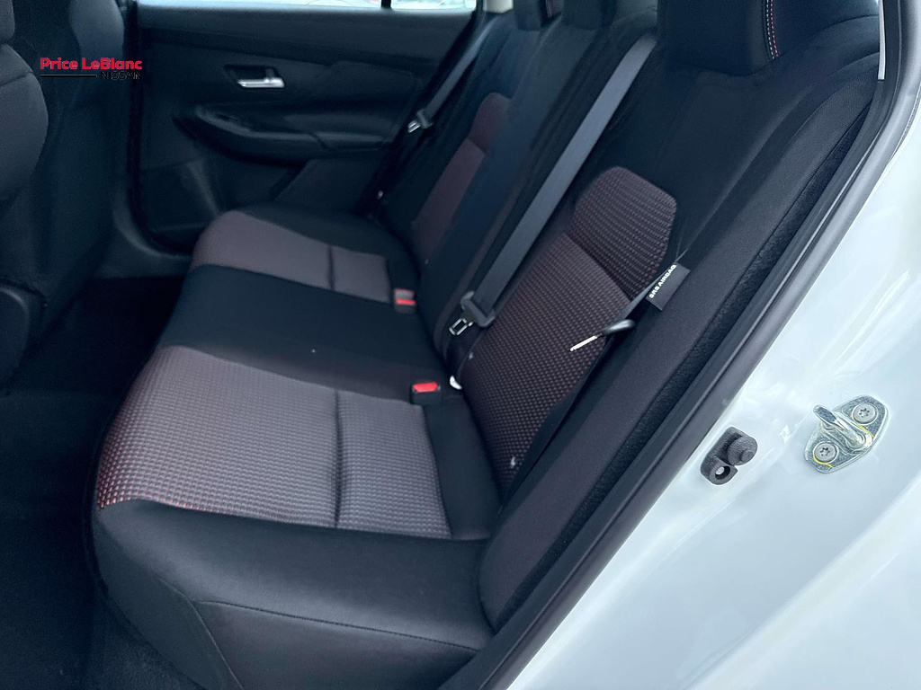 2027 Nissan Sentra photo 7 of 19