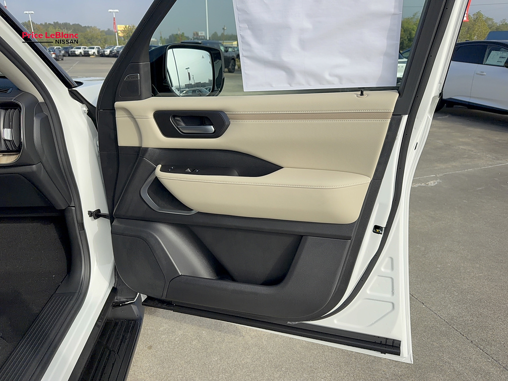 2027 Nissan Armada photo 13 of 36