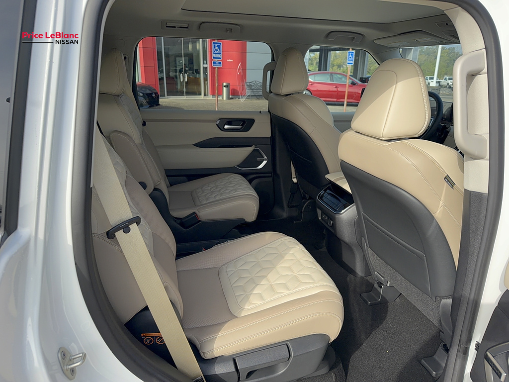 2027 Nissan Armada photo 17 of 36