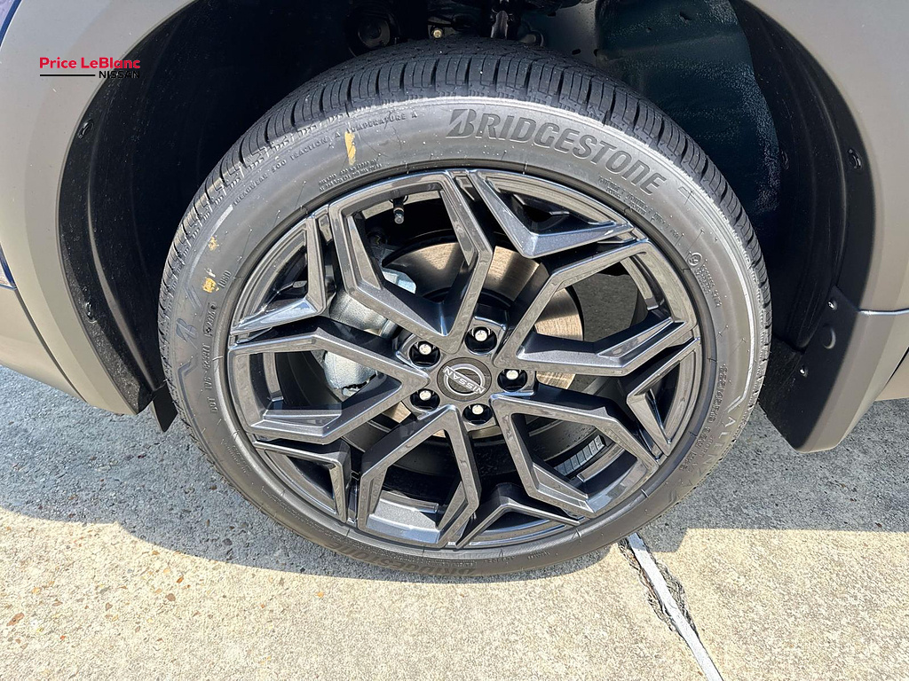 2027 Nissan Kicks SR Deep Blue Pearl at Price LeBlanc Nissan