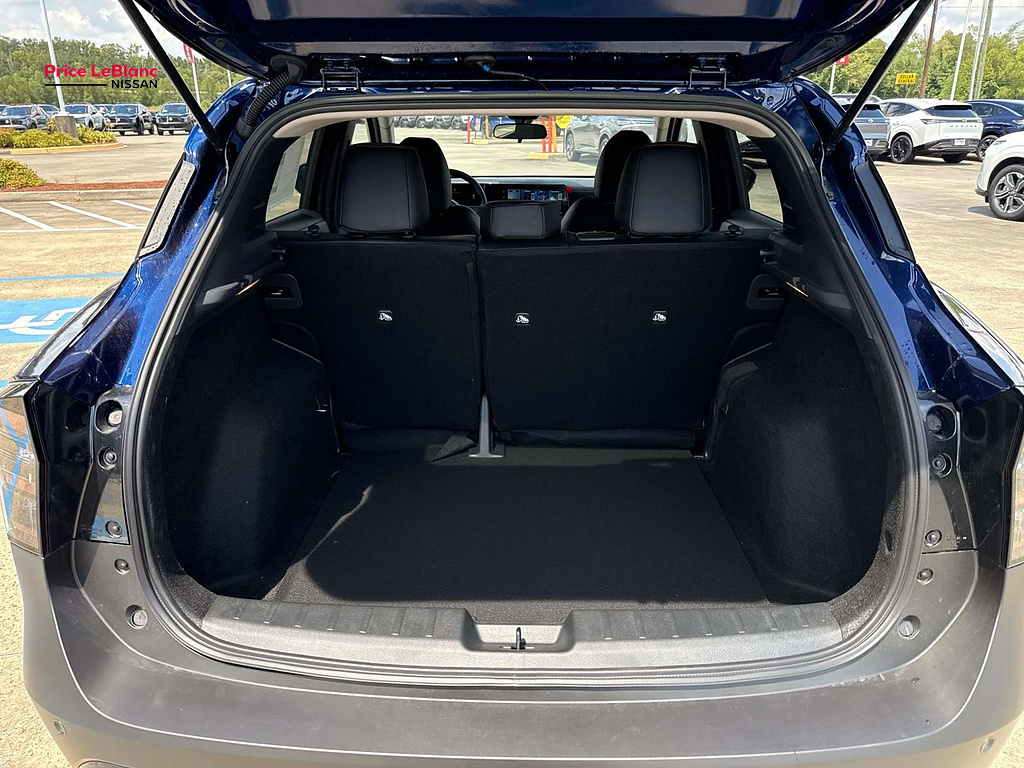 2027 Nissan Kicks SR Deep Blue Pearl at Price LeBlanc Nissan
