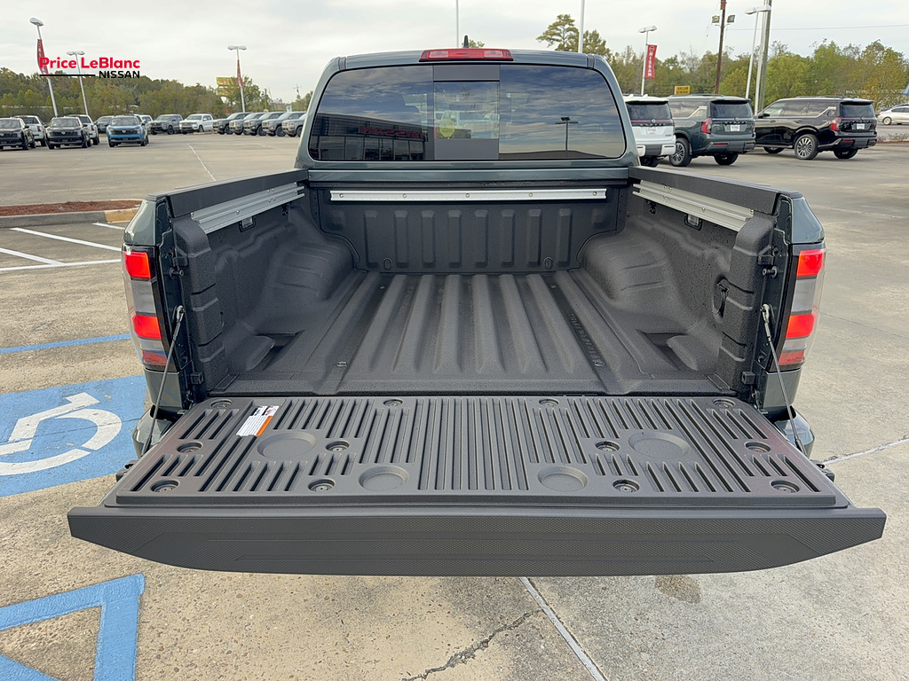 2027 Nissan Frontier photo 17 of 24