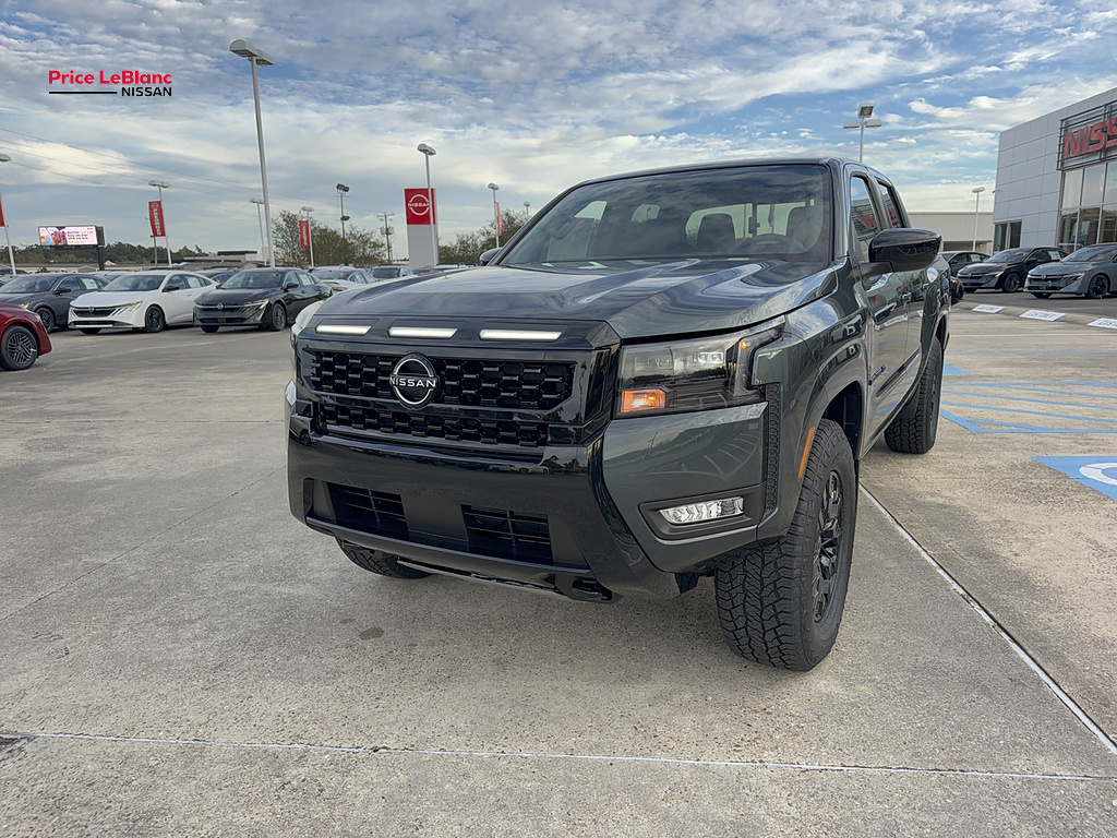 2027 Nissan Frontier photo 4 of 24