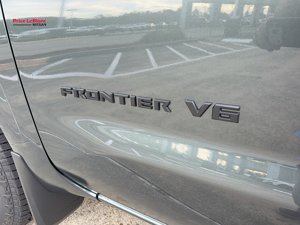2027 Nissan Frontier photo 18 of 24