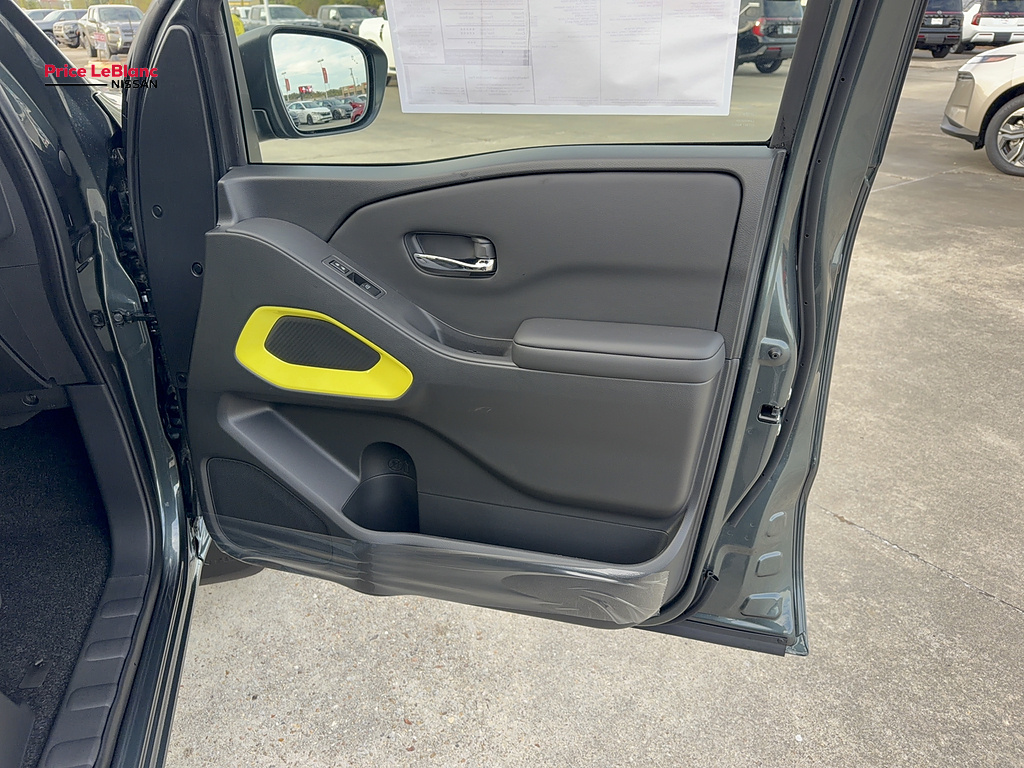 2027 Nissan Frontier photo 12 of 24