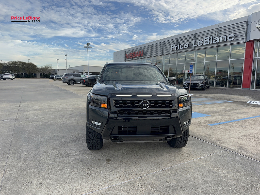 2027 Nissan Frontier photo 2 of 24