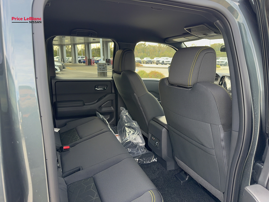 2027 Nissan Frontier photo 16 of 24