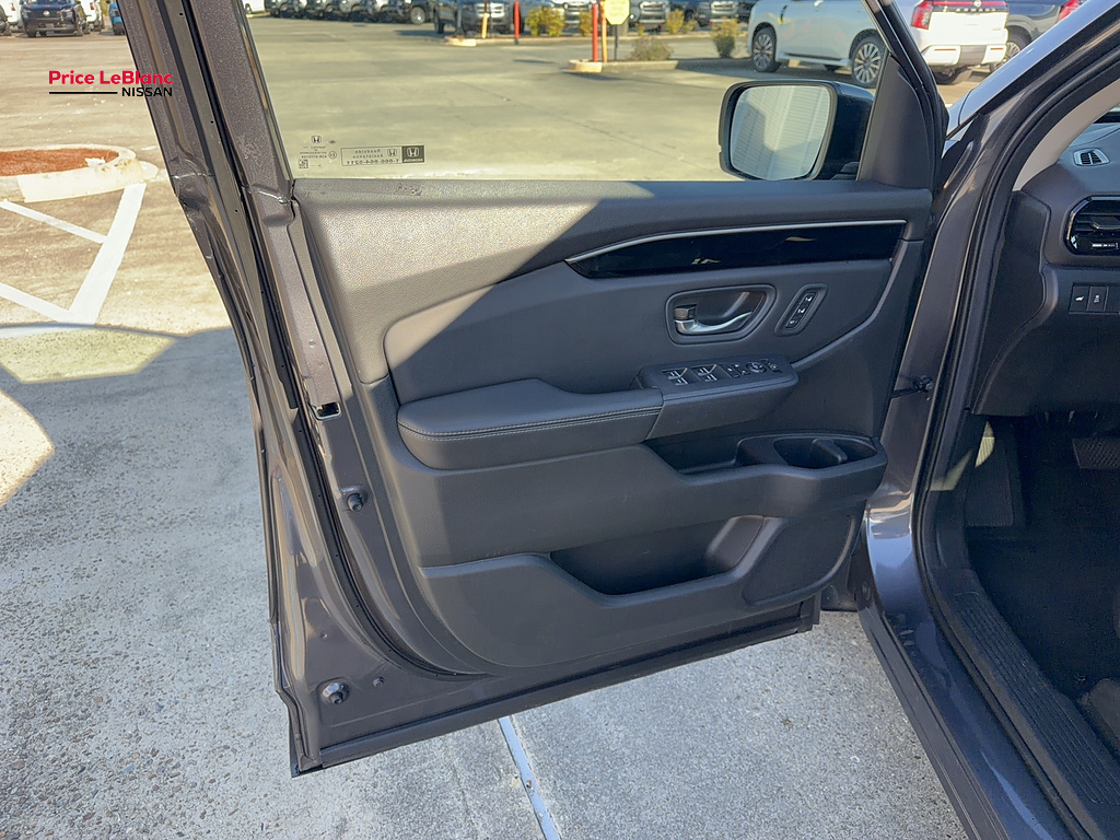 2025 Honda Pilot photo 12 of 20