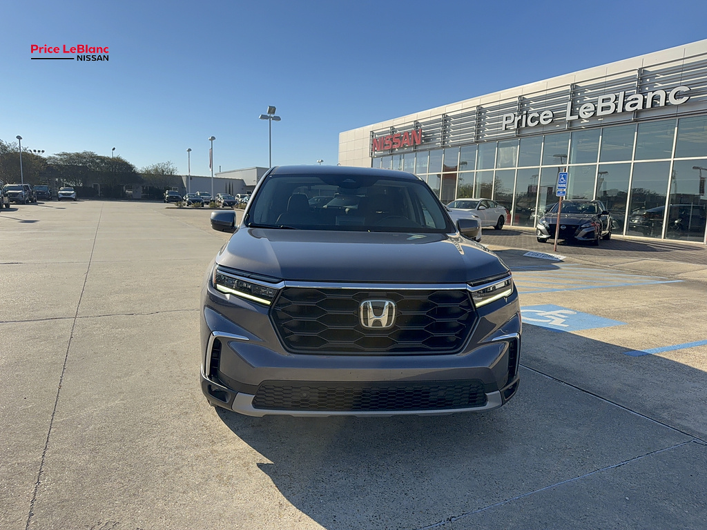 2025 Honda Pilot photo 3 of 20