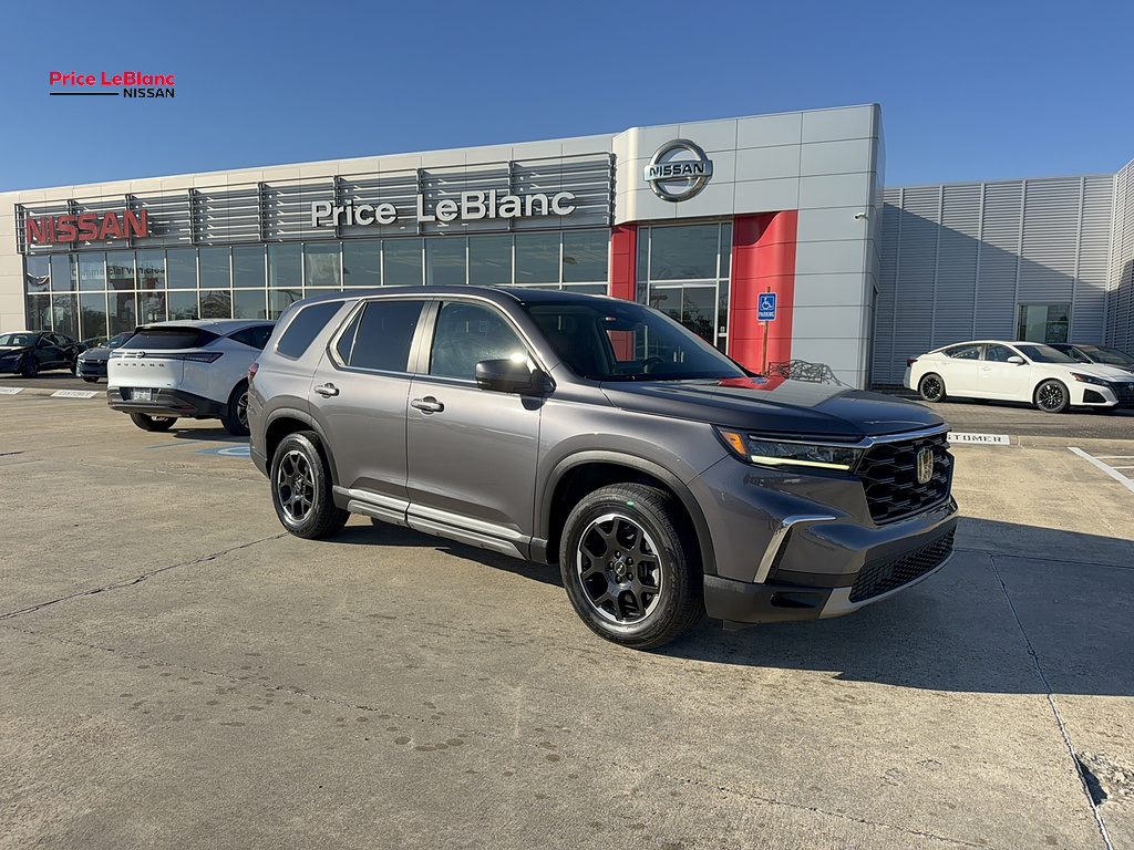 2025 Honda Pilot photo 2 of 20