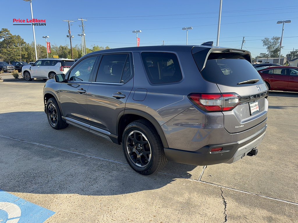 2025 Honda Pilot photo 7 of 20