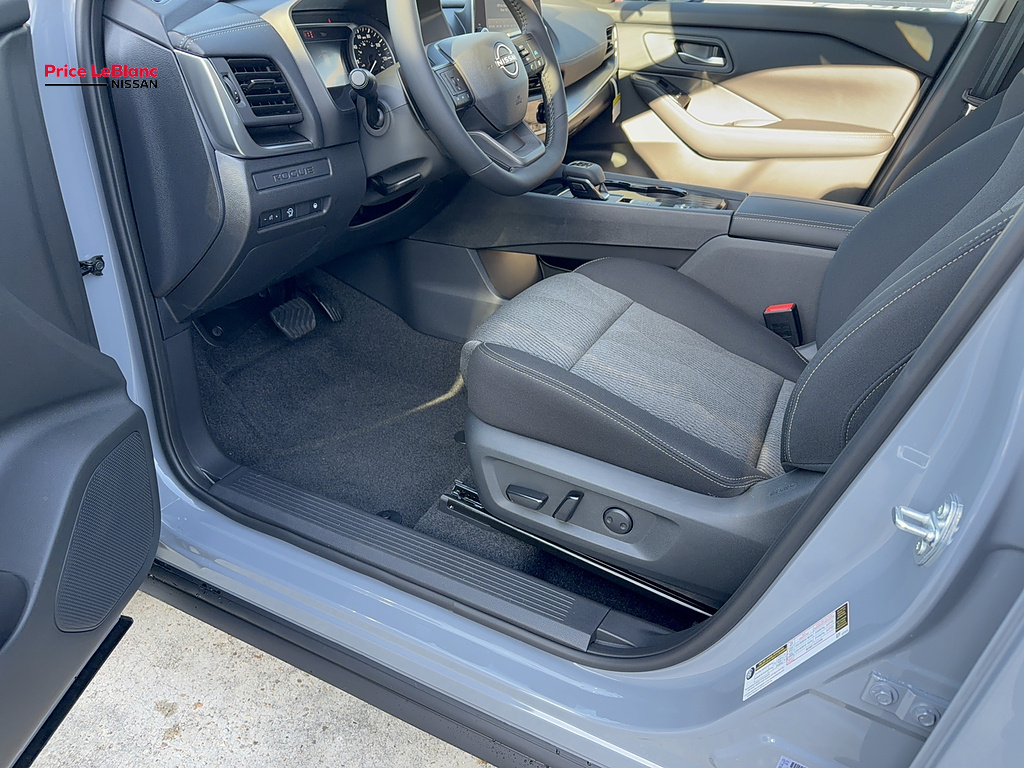 2027 Nissan Rogue photo 21 of 27
