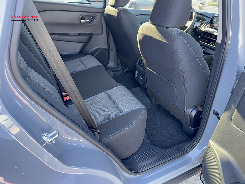 2027 Nissan Rogue photo 14 of 27
