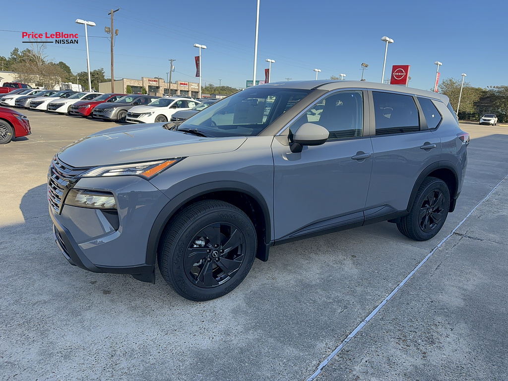 2027 Nissan Rogue photo 4 of 27