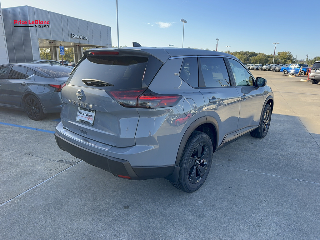 2027 Nissan Rogue photo 8 of 27