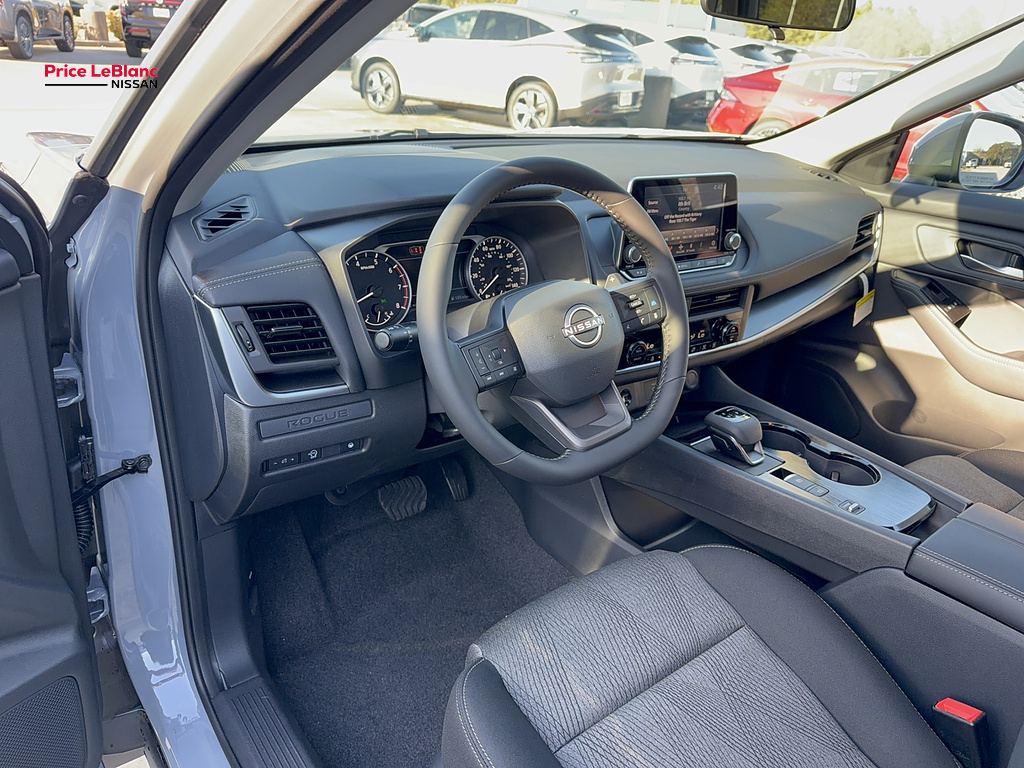 2027 Nissan Rogue photo 22 of 27