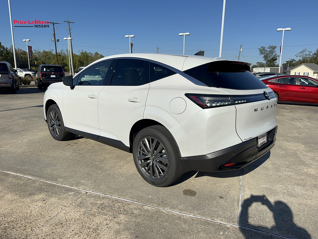 2027 Nissan Murano photo 7 of 25