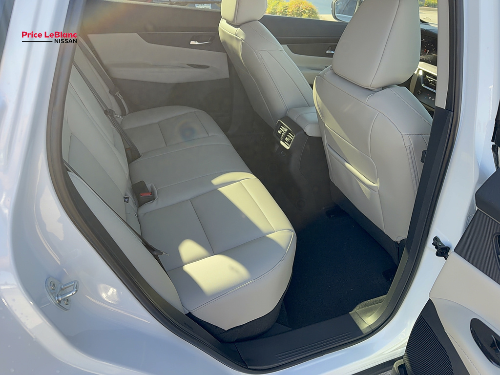 2027 Nissan Murano photo 14 of 25