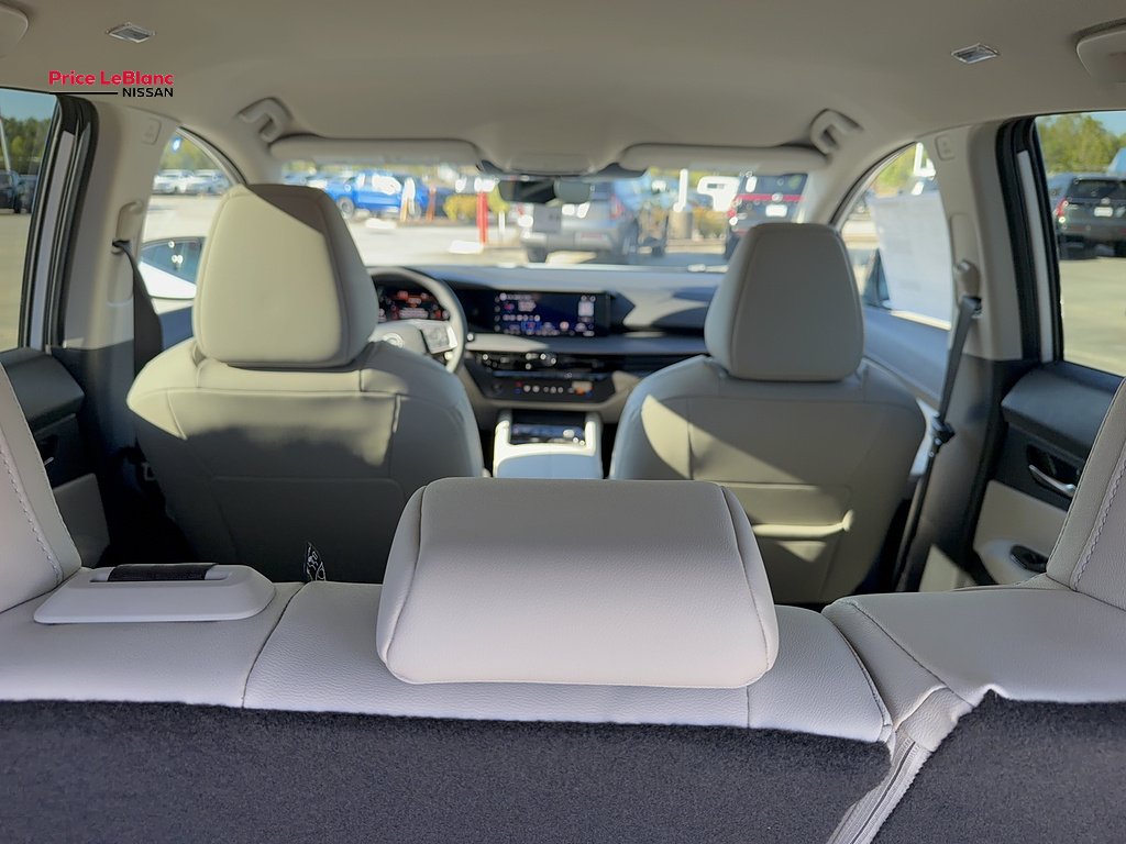 2027 Nissan Murano photo 18 of 25