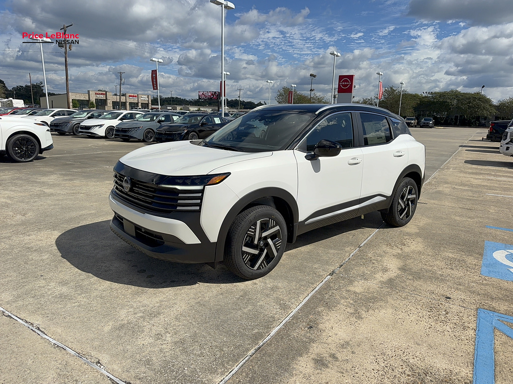 2027 Nissan Kicks photo 4 of 21