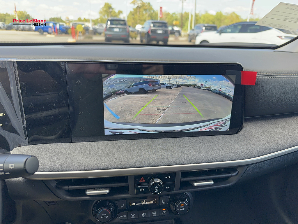 2027 Nissan Kicks photo 19 of 21