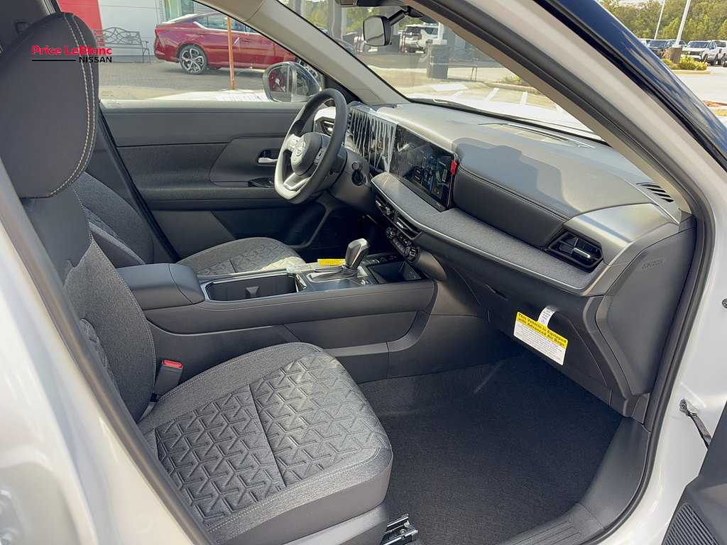 2027 Nissan Kicks photo 12 of 21