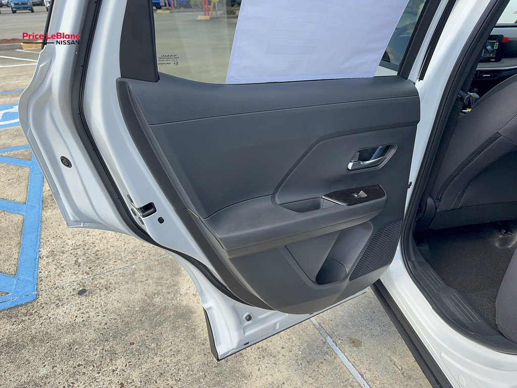 2027 Nissan Kicks photo 15 of 21