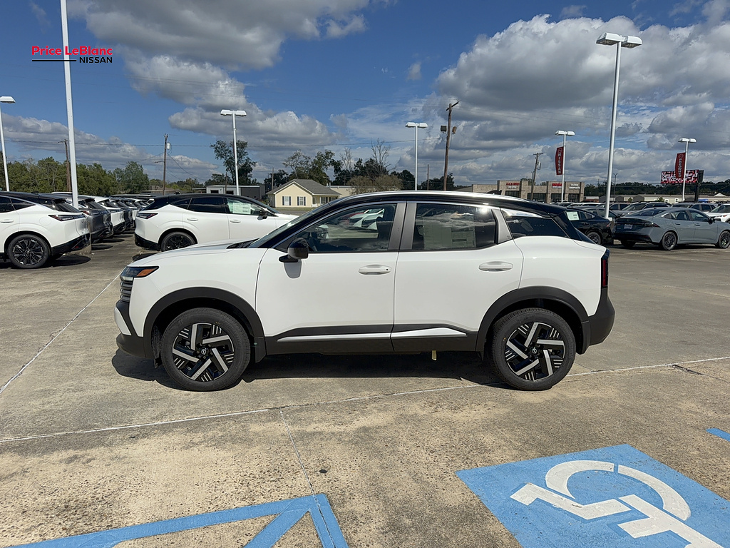 2027 Nissan Kicks photo 5 of 21