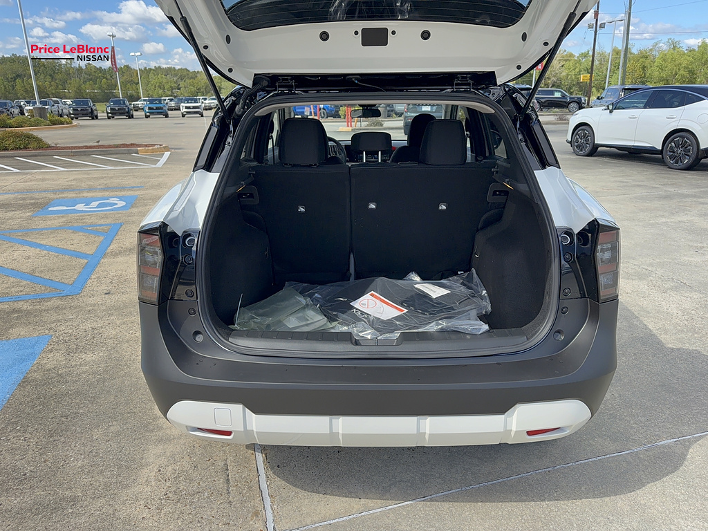 2027 Nissan Kicks photo 13 of 21