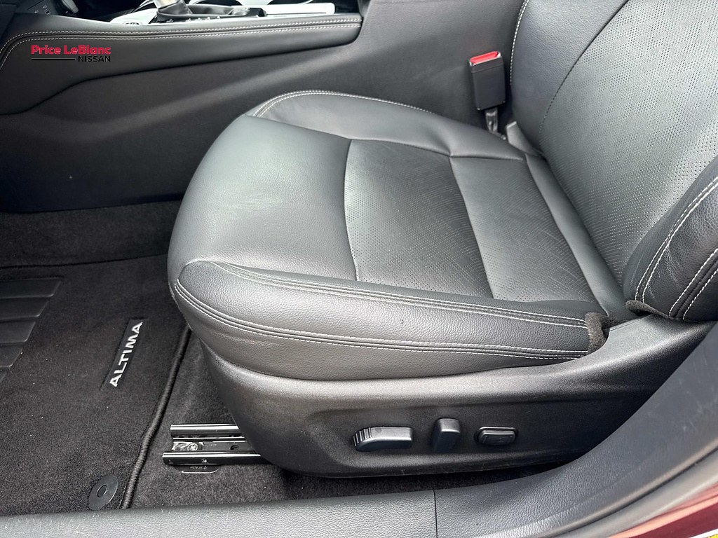 2025 Nissan Altima 2.5 SL RED at Price LeBlanc Nissan