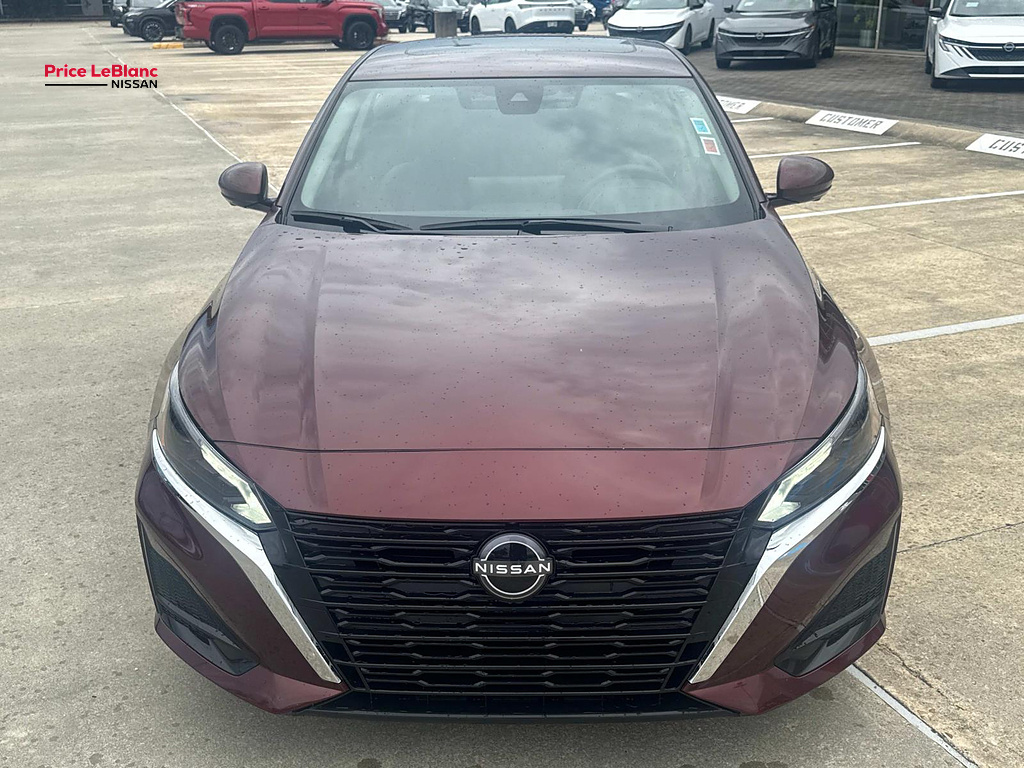 2025 Nissan Altima 2.5 SL RED at Price LeBlanc Nissan