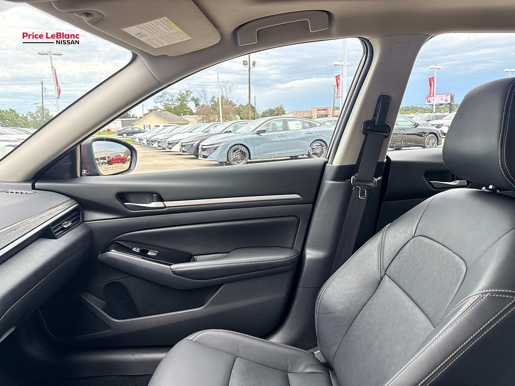 2025 Nissan Altima 2.5 SL RED at Price LeBlanc Nissan