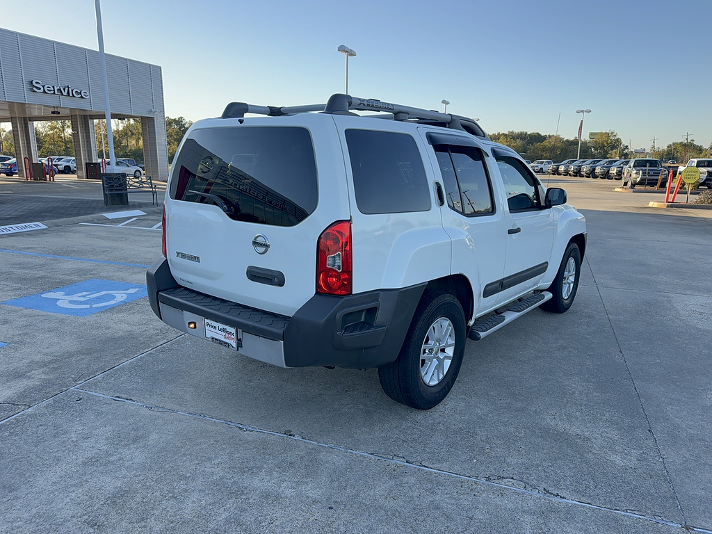 2015 Nissan Xterra photo 7 of 22