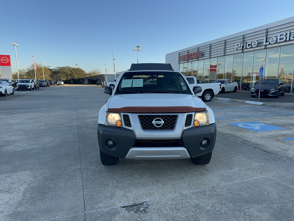 2015 Nissan Xterra photo 3 of 22